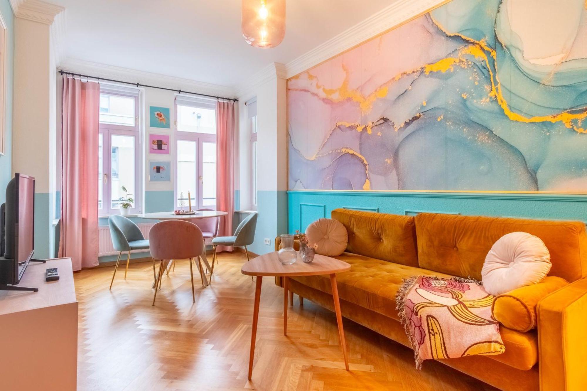 Colorful, Working Place, Netflix, Sight Seeing Lipsko Exteriér fotografie